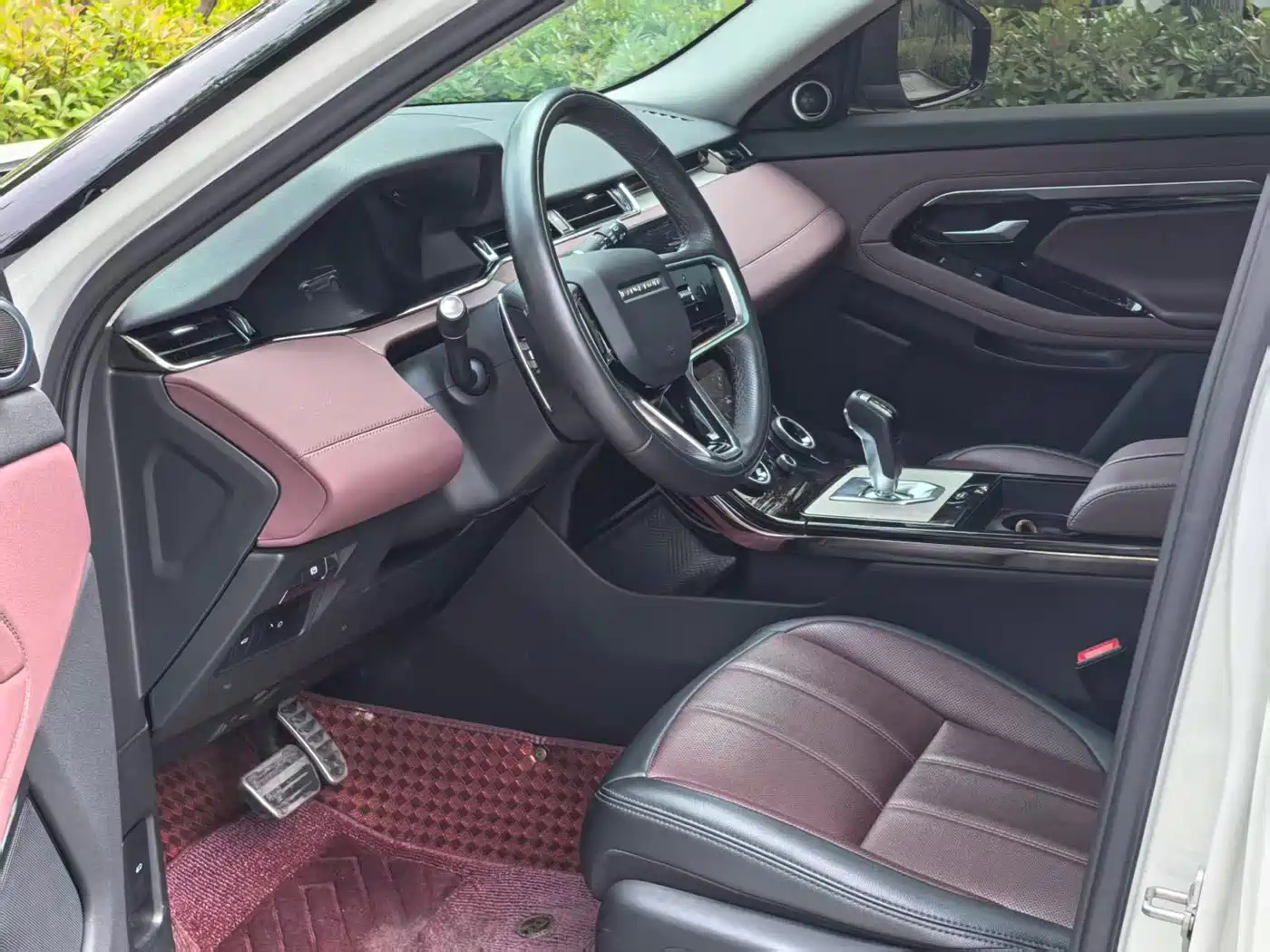 Land Rover Range Rover Evoque 2023 Range Rover Evoque L 249PS Luxury Edition фото 8