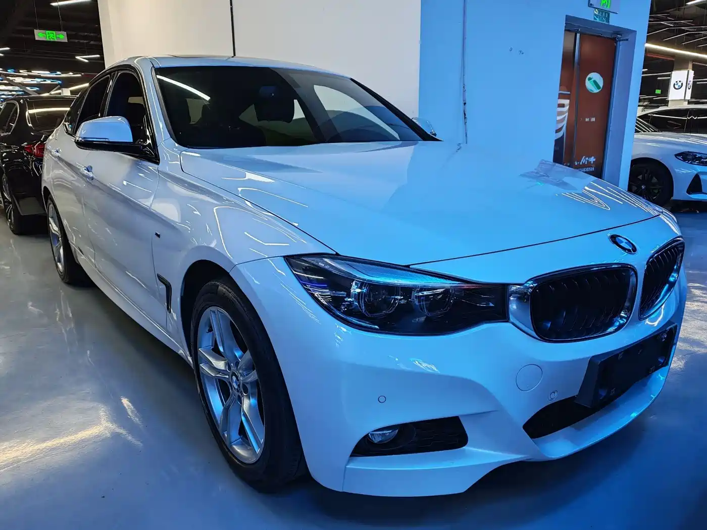BMW 3 Series GT 2019 320i M Sport Package фото 2