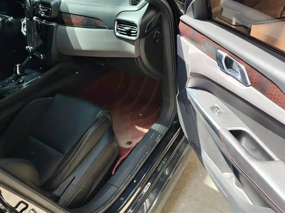 Lynk & Co 03 2019 2.0TD Auto Power Version фото 8
