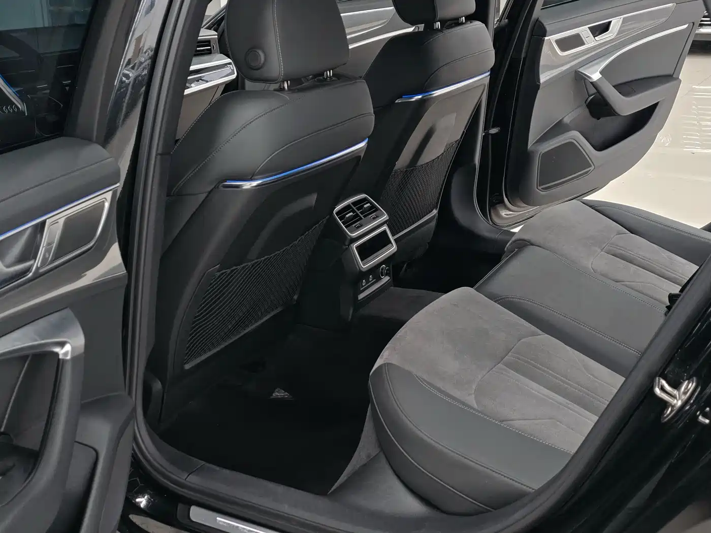 Audi A6L 2024 40 TFSI Luxury Dynamic фото 6