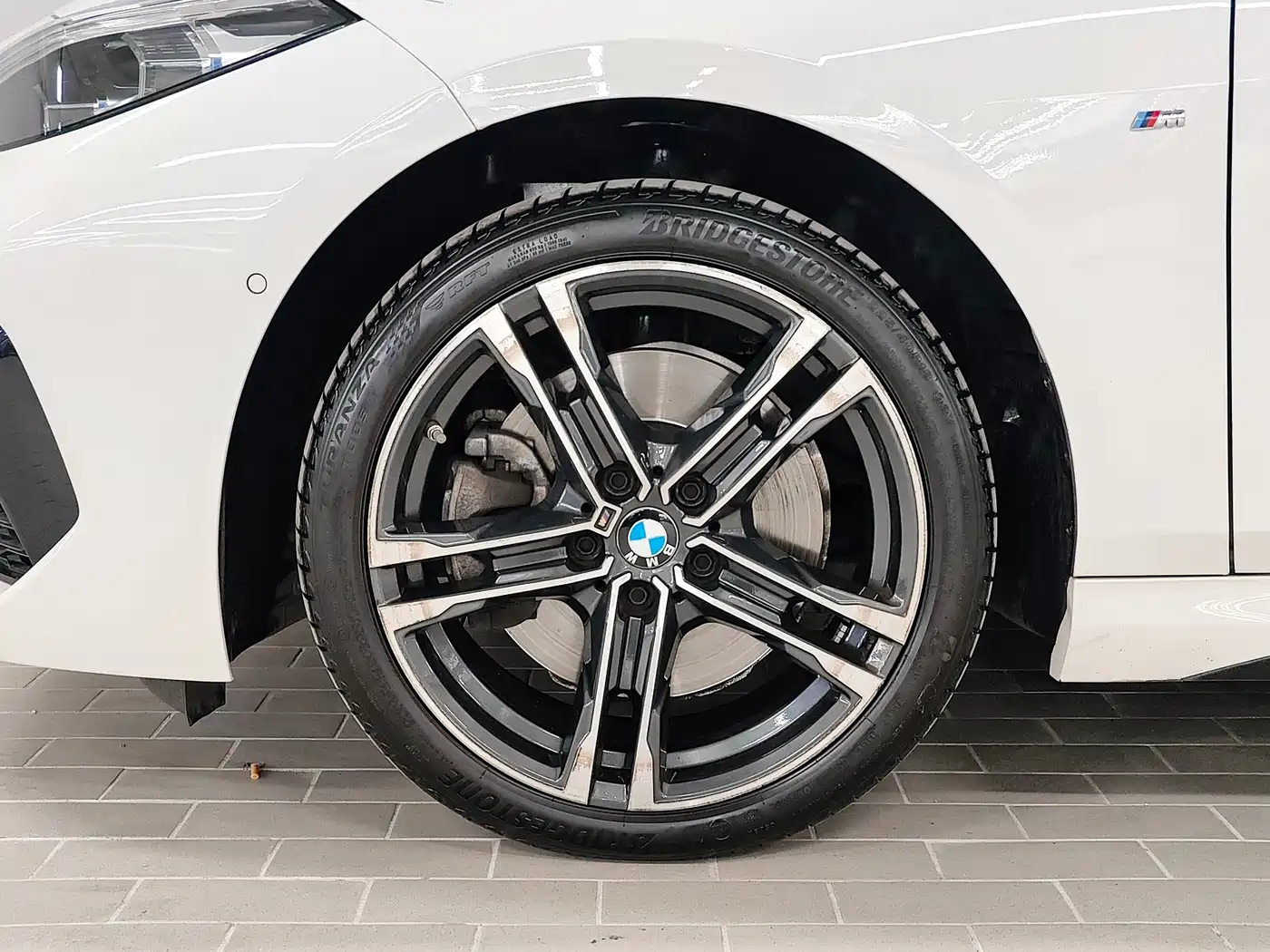 BMW 2 Series (Import) 2023 225i 4-Door Coupe M Sport Shadowline Package фото 4