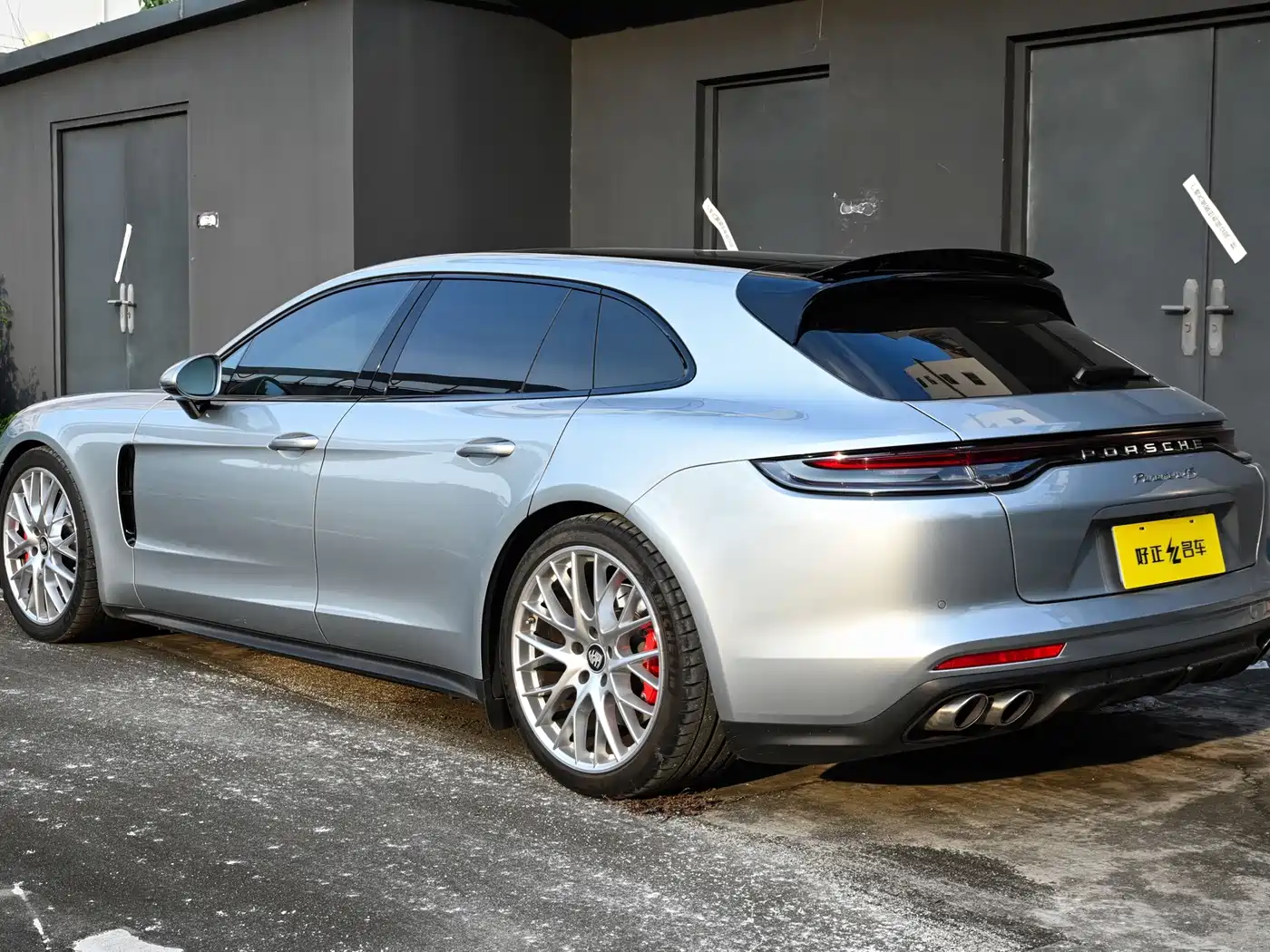 Фото 4 - Porsche Panamera