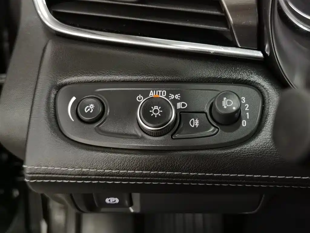 Buick LaCrosse 2022 652T Luxury фото 21