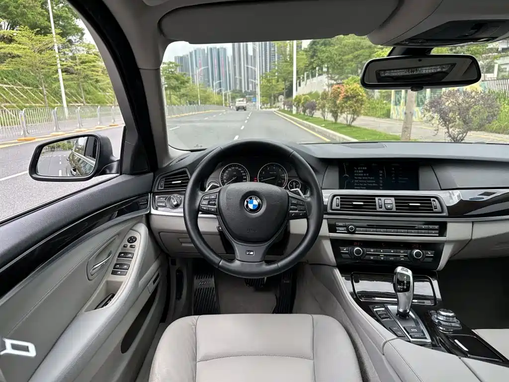 BMW 5 Series 2012 523Li Luxury фото 7