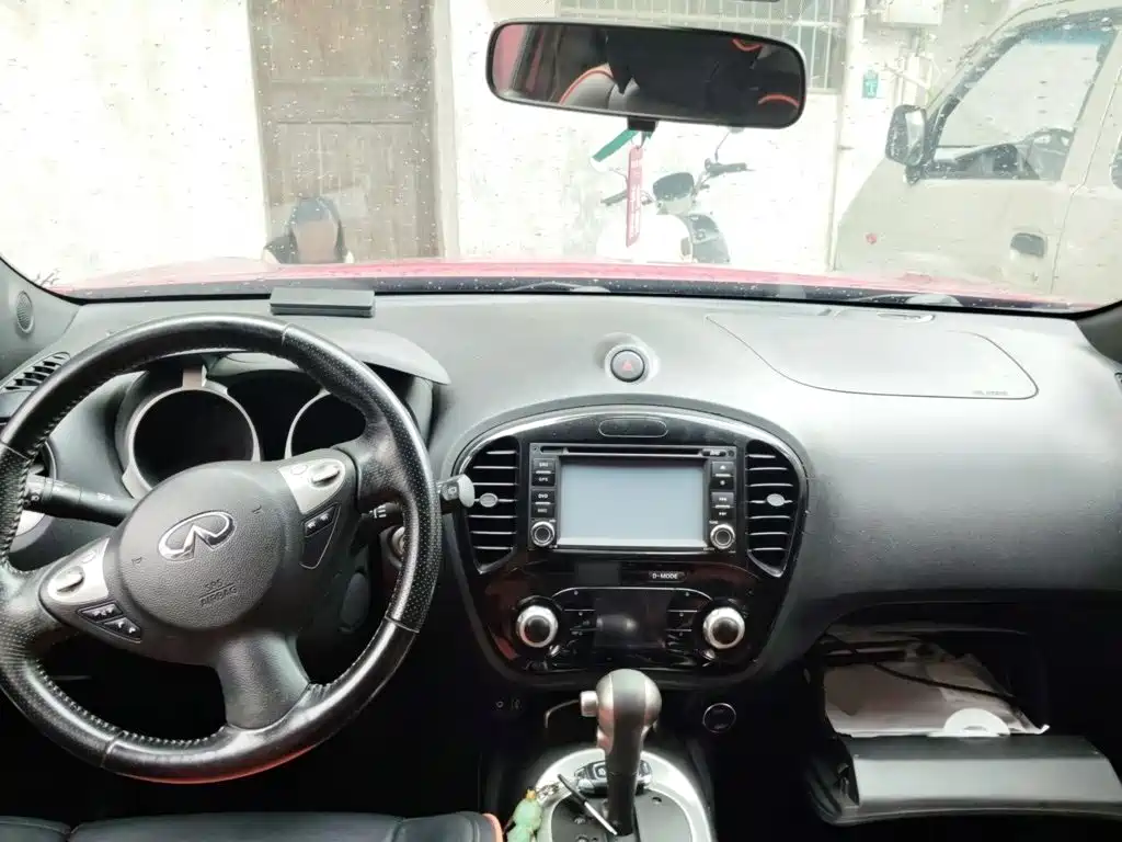 Infiniti ESQ 2015 2014 1.6L Free Edition