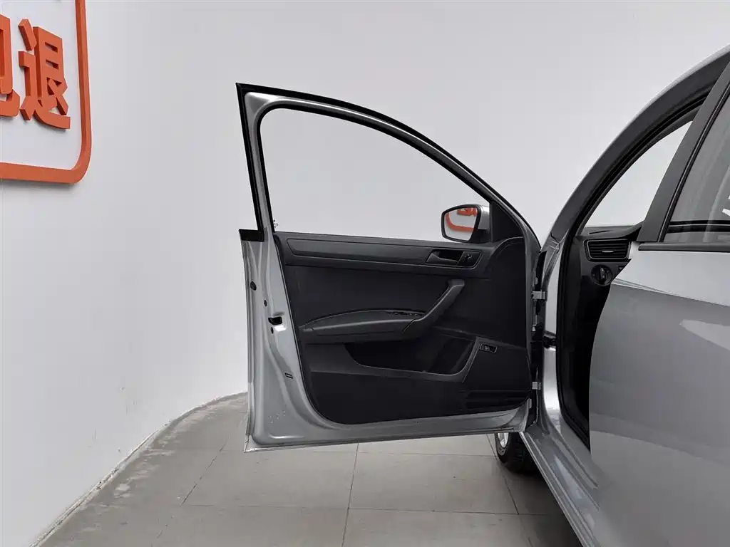 Škoda Rapid 2020 1.5L Manual Standard фото 8