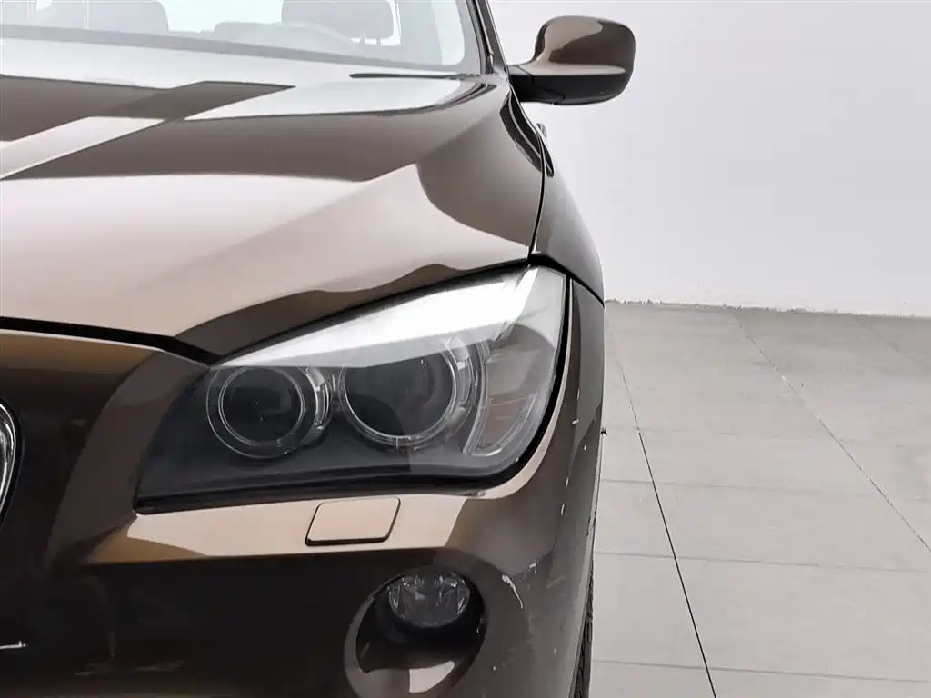 BMW X1 (Import) 2010 sDrive18i Luxury Model фото 7
