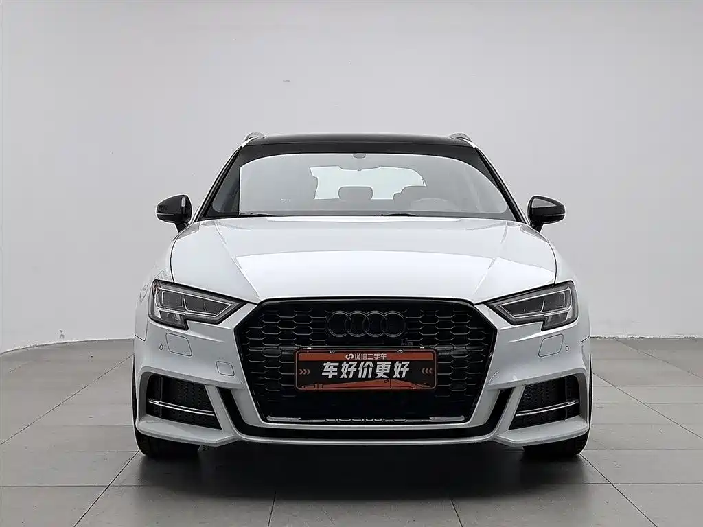 Audi A3 2018 30th Anniversary Sportback 35 TFSI Sport фото 3