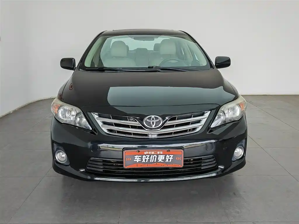 Toyota Corolla 2012 Styling Edition 1.8L CVT GL-i фото 3