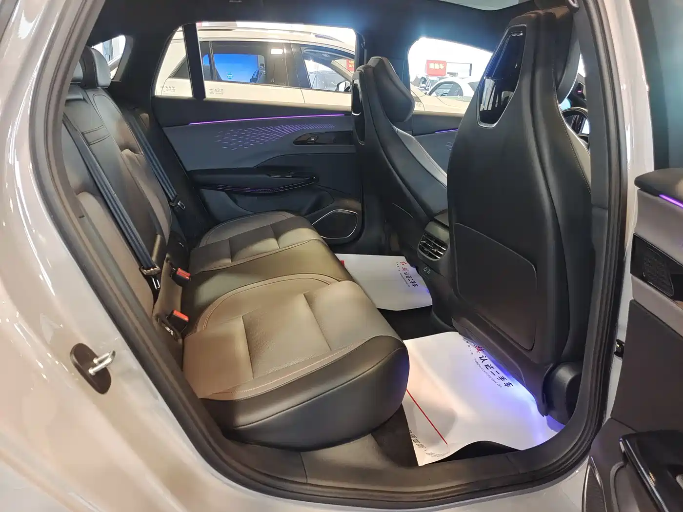 Hongqi EH7 2025 640 AWD Smart Selection Edition фото 9