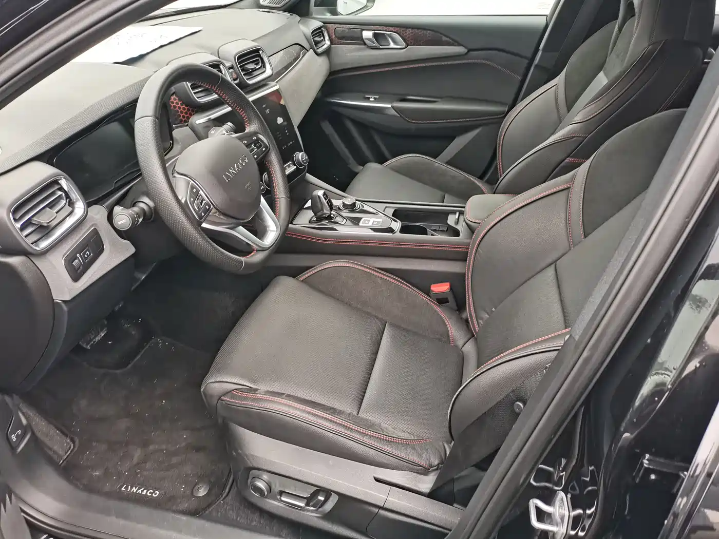 Lynk & Co 03 2018 1.5TD DCT Power Pro Version China V фото 8