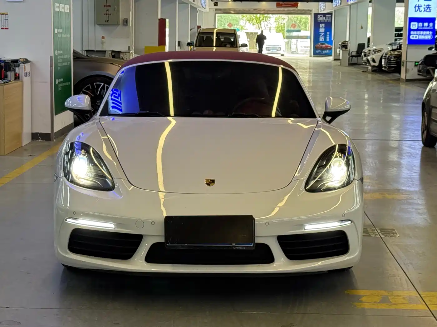 Porsche 718 2018 Boxster 2.0T фото 2
