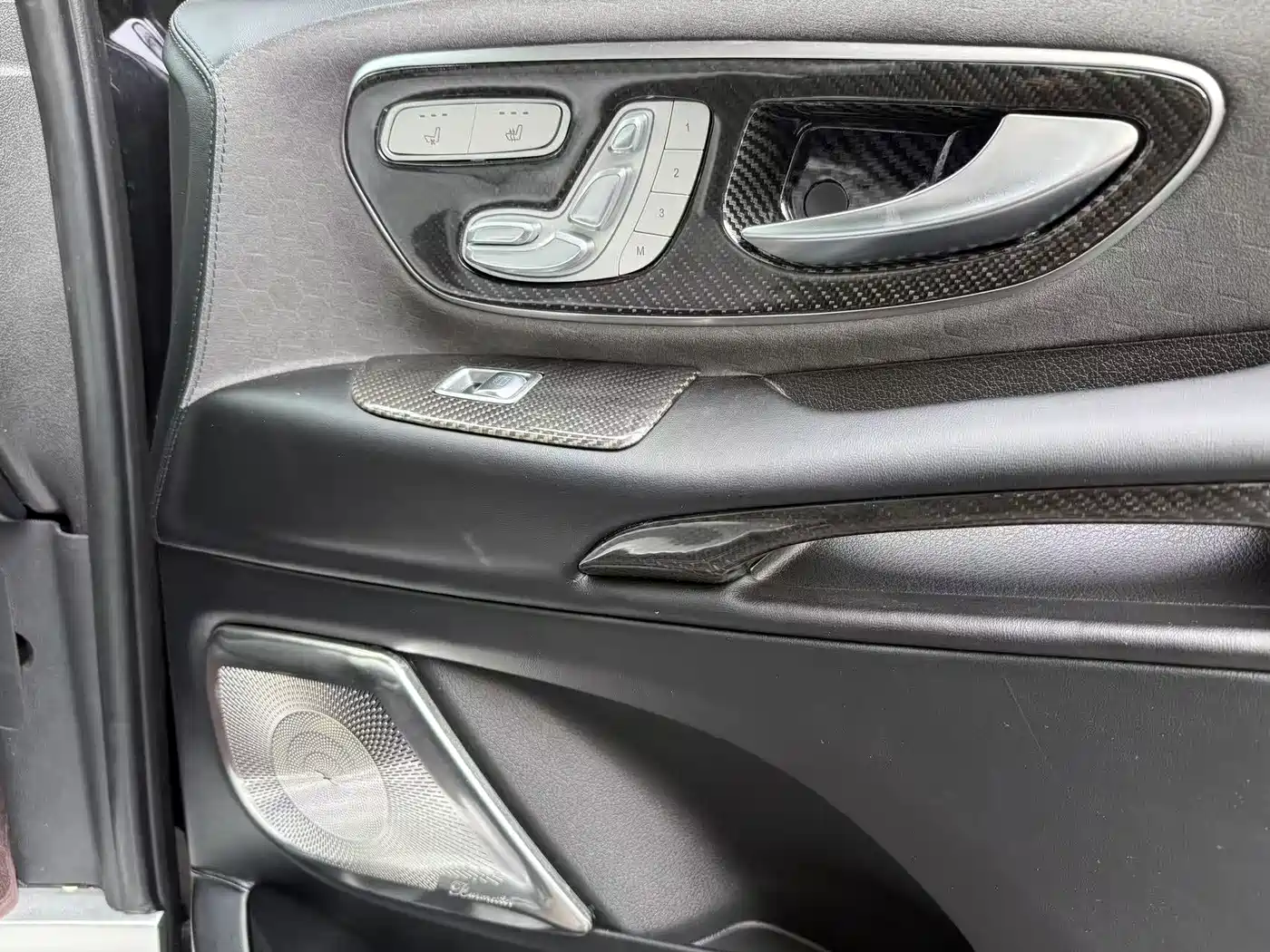 Mercedes-Benz Vito 2021 2.0T Business Edition 7-seater фото 18