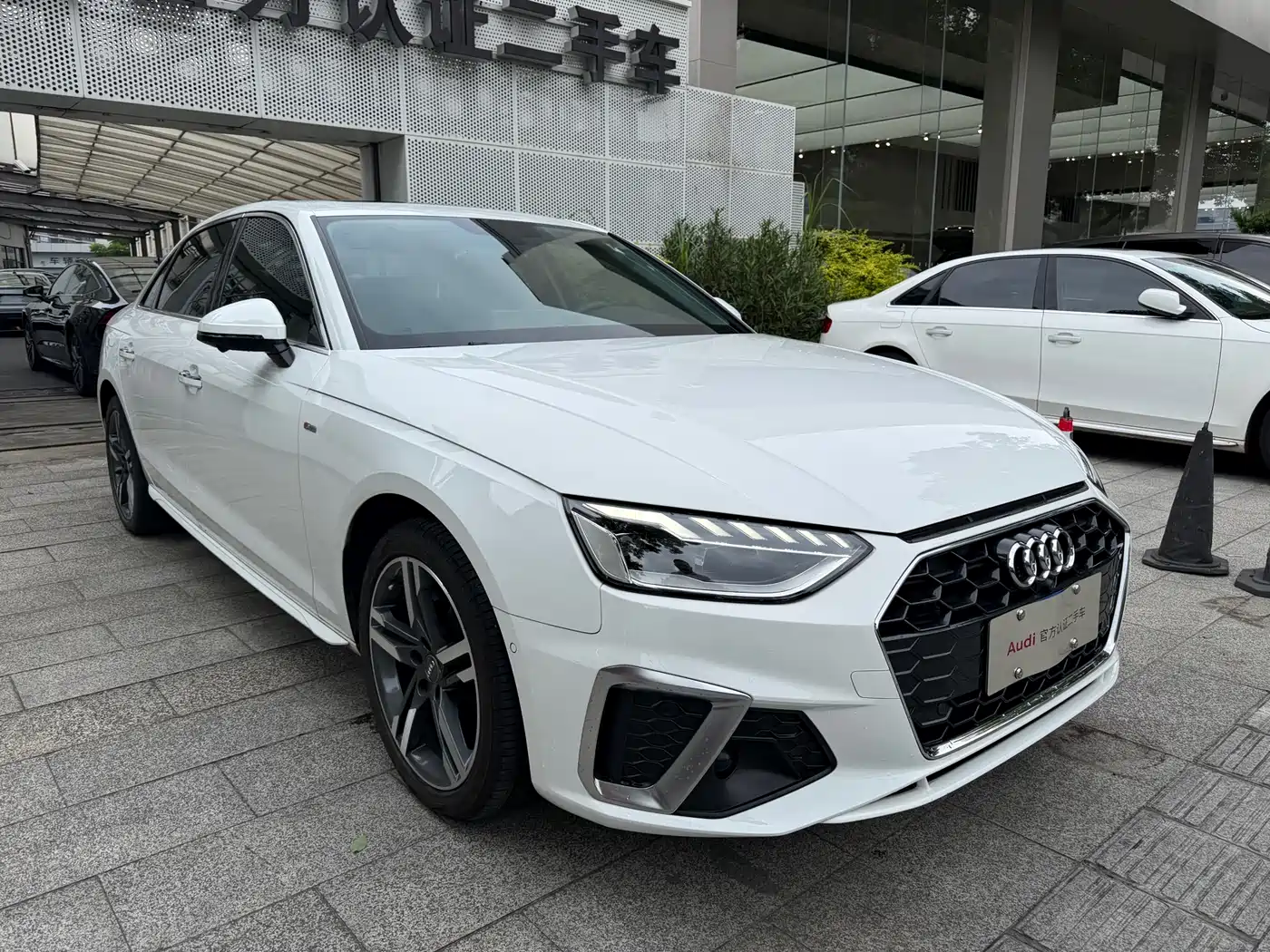 Audi A4L 2020 40 TFSI Luxury Dynamic фото 3