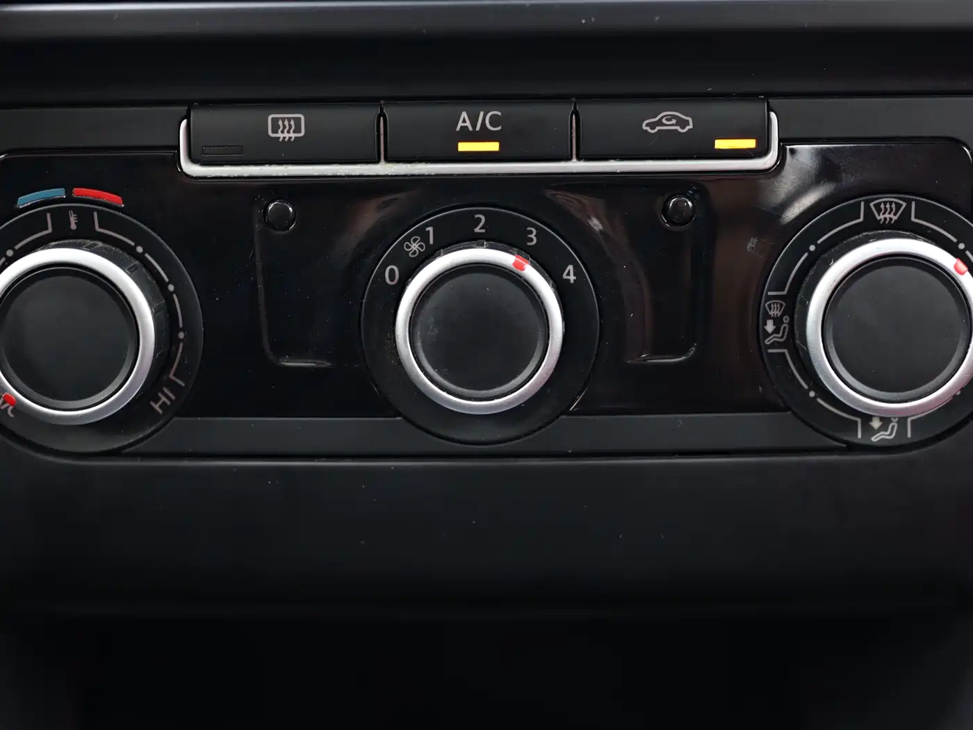 Volkswagen Sagitar 2014 Facelift 1.6L Automatic Comfort фото 16