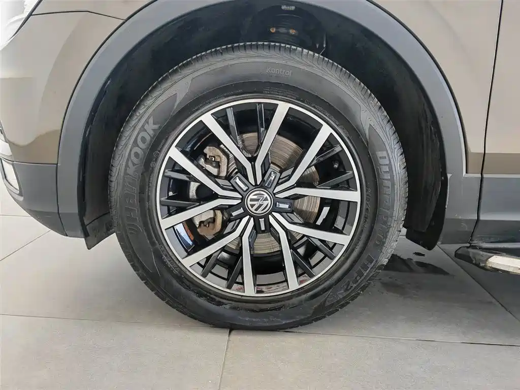 Volkswagen Tiguan L 2017 330TSI Automatic 2WD Comfort Edition фото 17