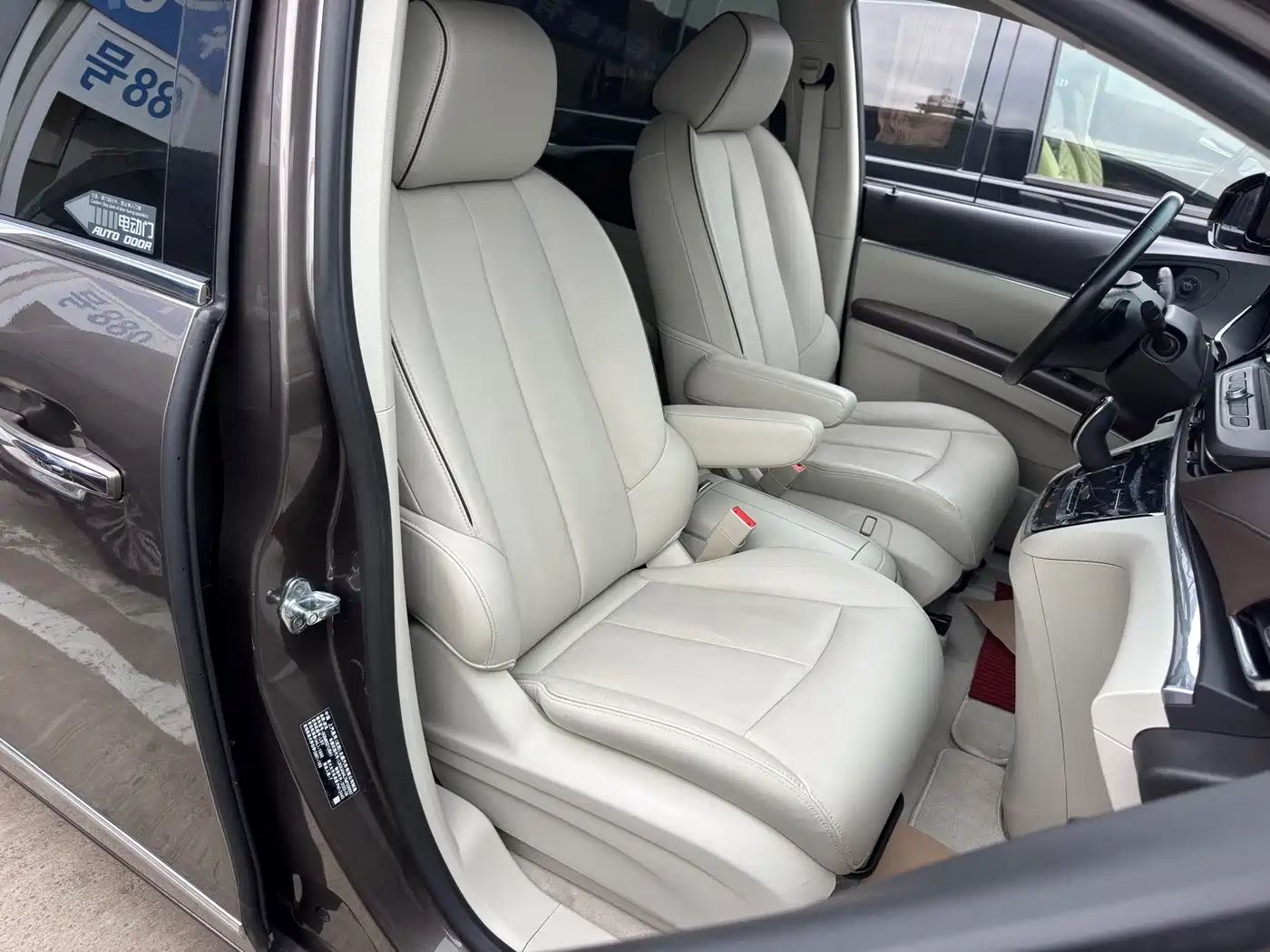 Buick GL8 2020 Model Land Business Class 652T Luxury фото 10