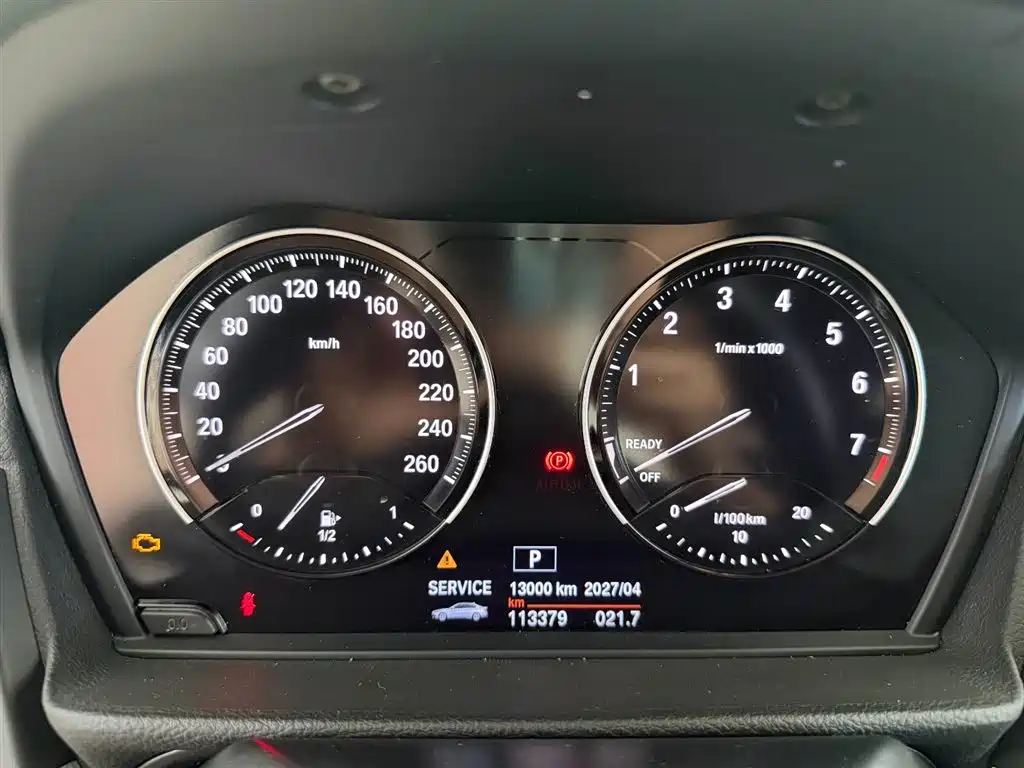 BMW 1 Series 2018 118i Sport Edition фото 10