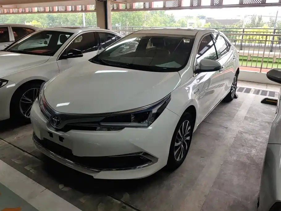 Toyota Corolla 2017 Facelift Hybrid 1.8L E-CVT Elite Edition