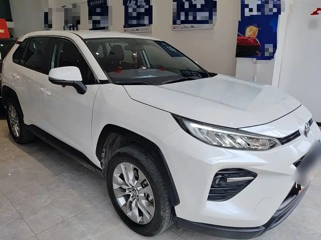 Toyota Wildlander 2023 2.0L CVT FWD LE фото 4