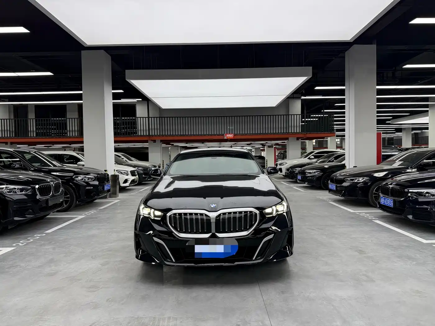 Фото 2 - BMW 5 Series
