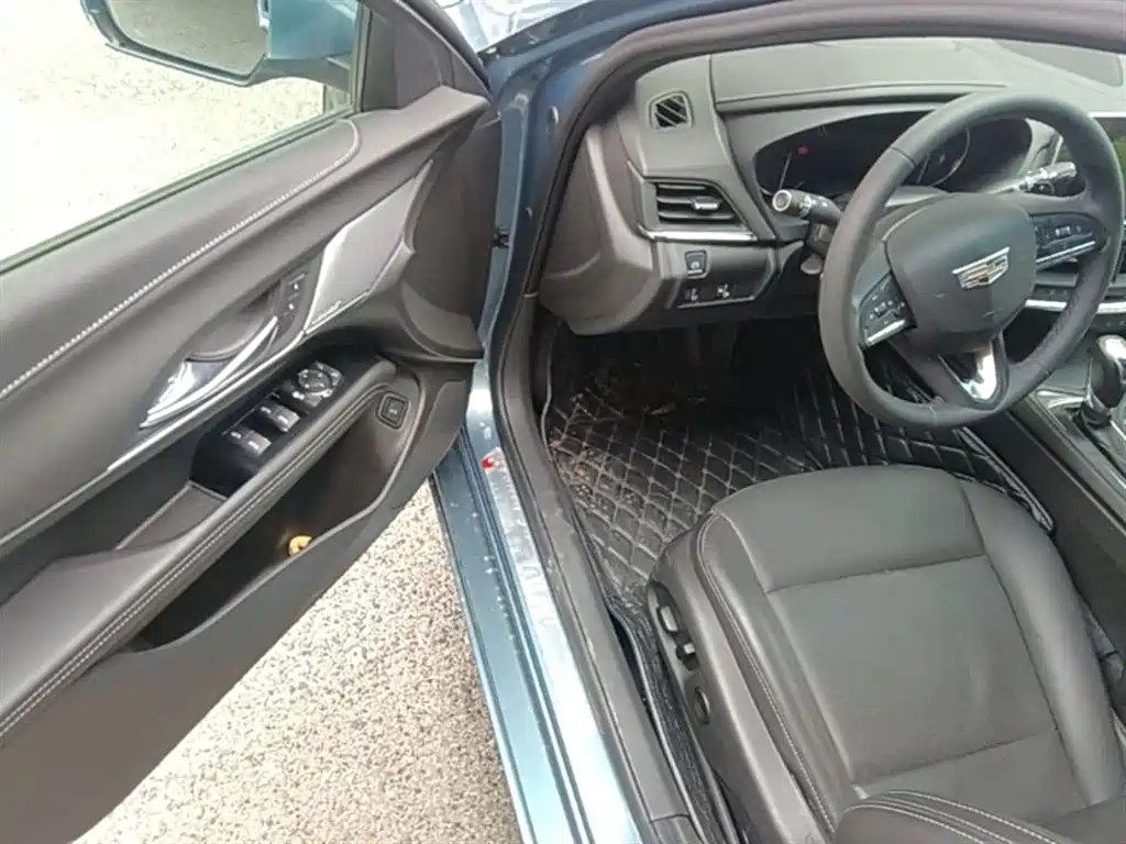 Cadillac CT4 2023 28T Luxury Model фото 16