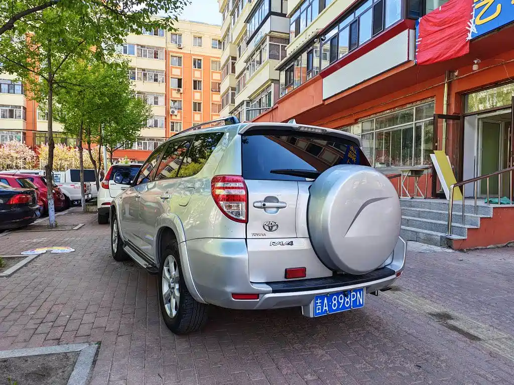 Toyota RAV4 Rongfang 2009 2.0L Manual Luxury Edition фото 6