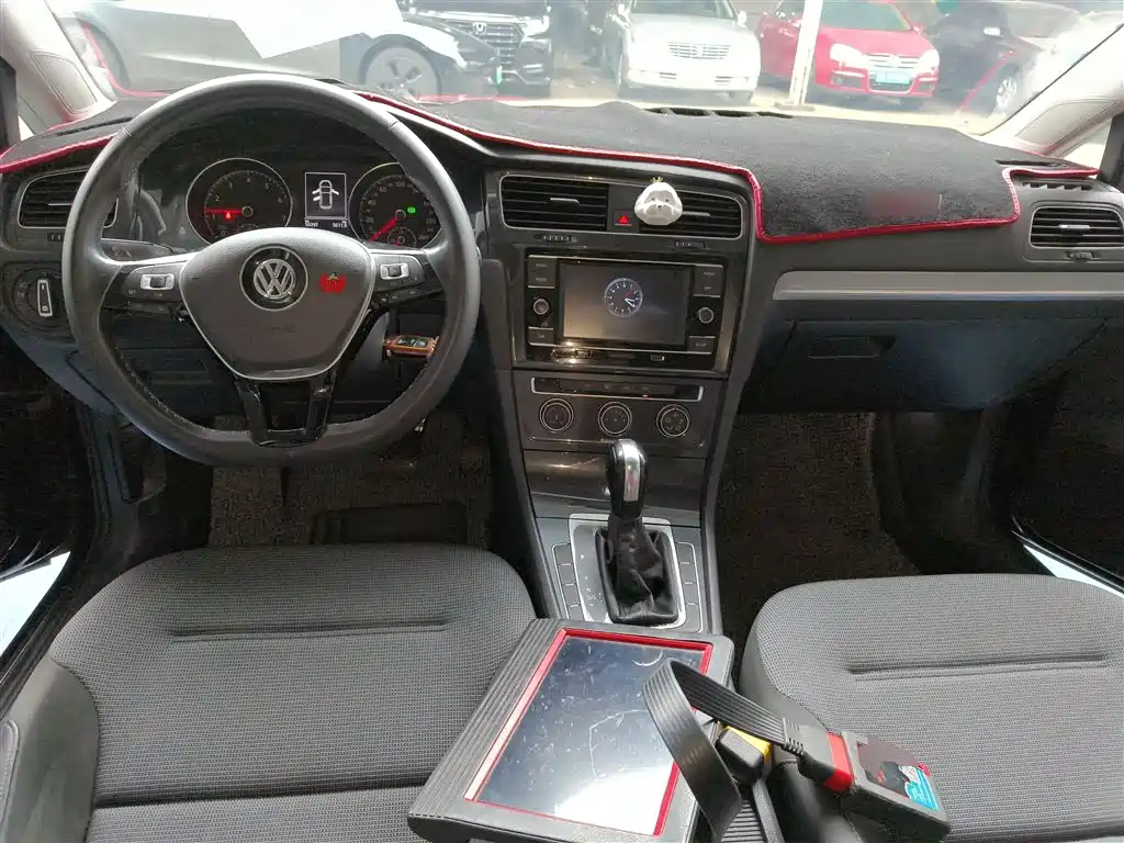 Volkswagen Golf 2018 1.6L Automatic Comfort фото 10