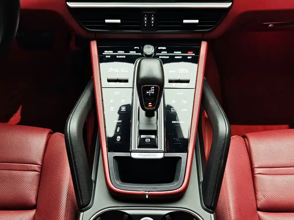 Фото 16 - Porsche Cayenne
