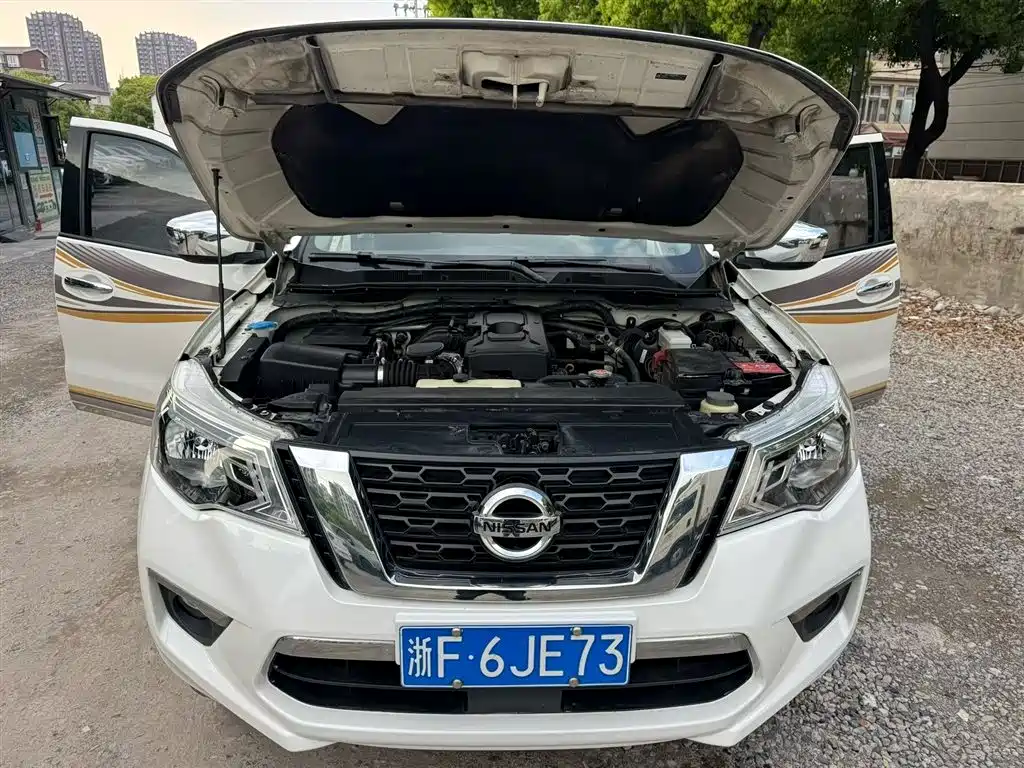 Nissan Terra 2020 2.5L XE Manual 2WD Elite Edition фото 6