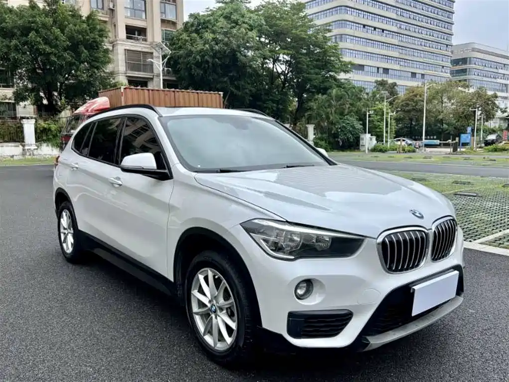 BMW X1 2019 sDrive18Li Fashion Model фото 3