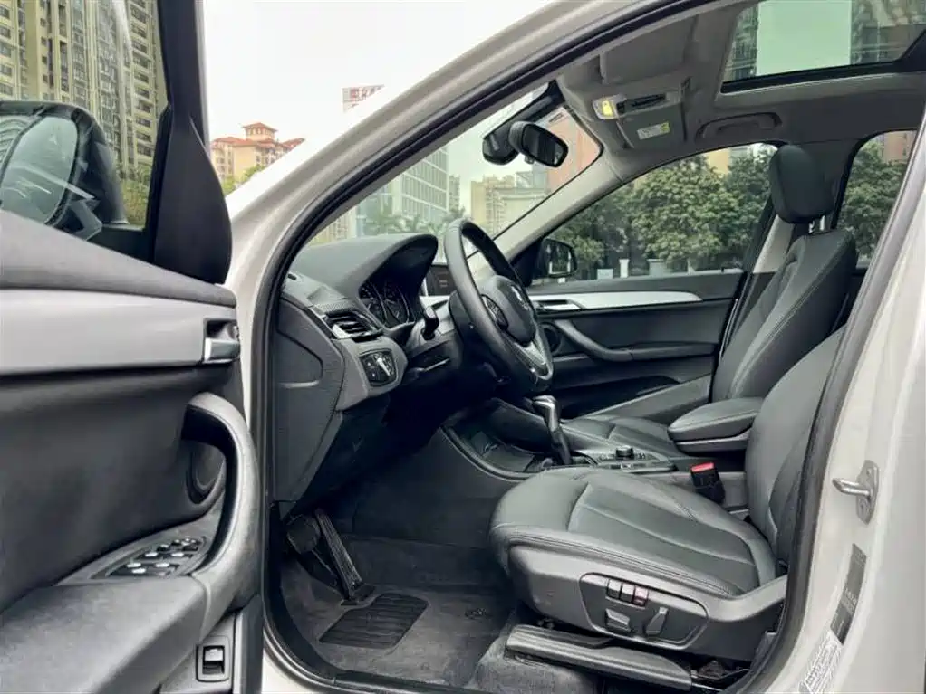 BMW X1 2019 sDrive18Li Fashion Model фото 4