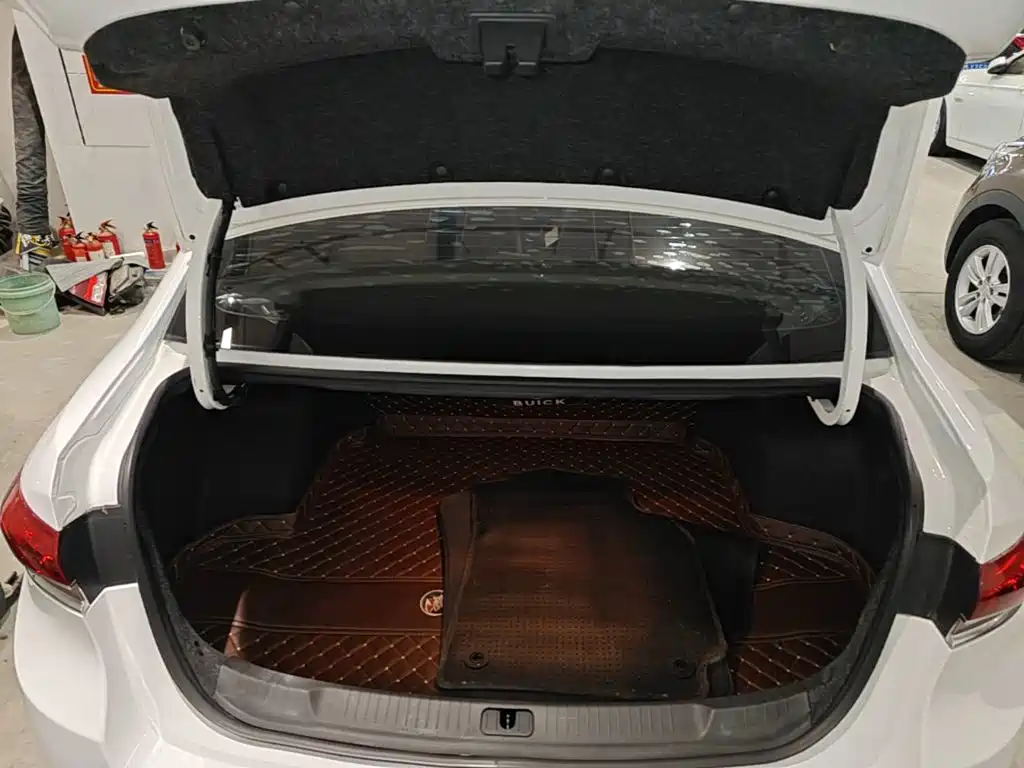 Фото 19 - Buick Excelle