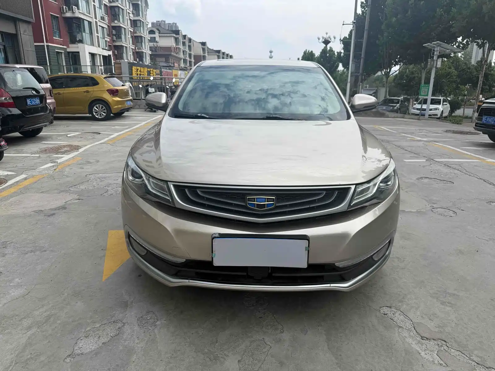 Photo 2 - Geely Emgrand GL