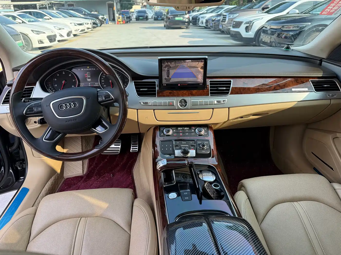 صورة 9 - Audi A8
