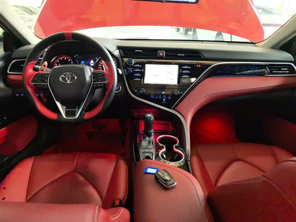 Toyota Camry 2018 2.5S Trend Edition фото 10