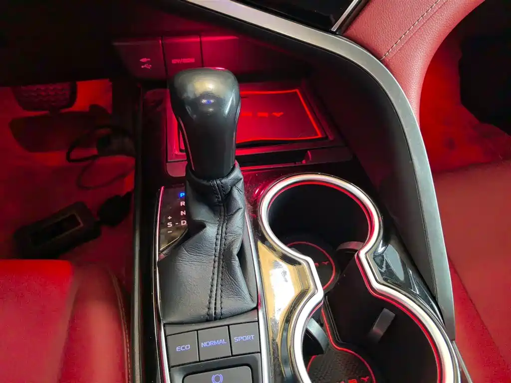 Toyota Camry 2018 2.5S Trend Edition фото 14
