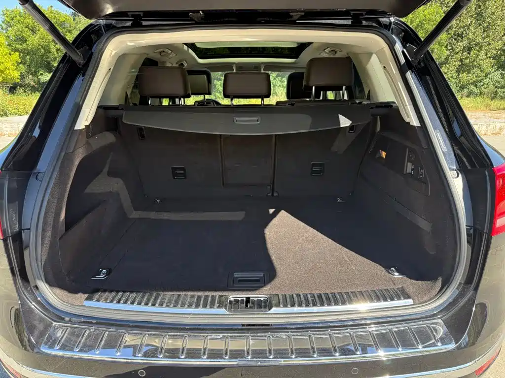 Фото 20 - Volkswagen Touareg