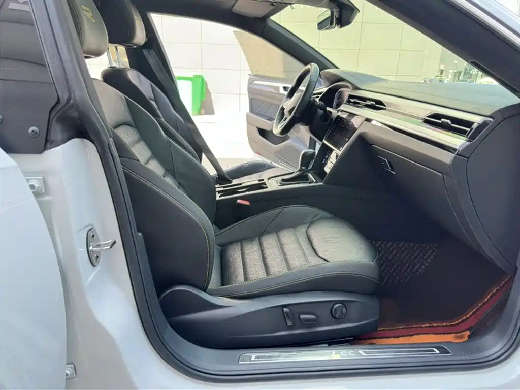 Volkswagen FAW-Volkswagen CC 2021 380TSI Eye-catching Edition фото 6