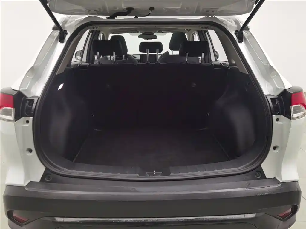 Toyota Frontlander 2022 2.0L CVT Leading Edition фото 16