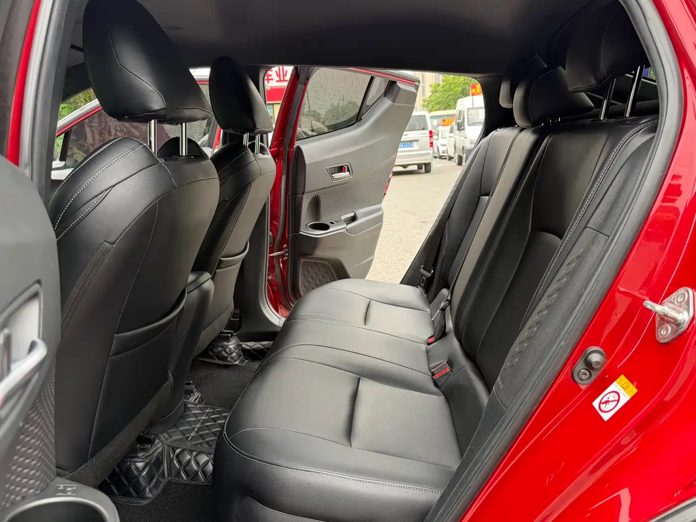Toyota C-HR 2020 Model 2.0L Comfort фото 8
