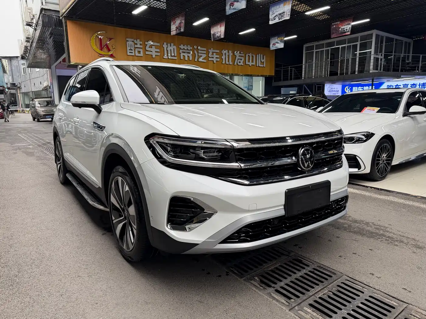 Volkswagen Talagon 2022 380TSI 4WD Flagship Victory Edition 6-seater фото 3