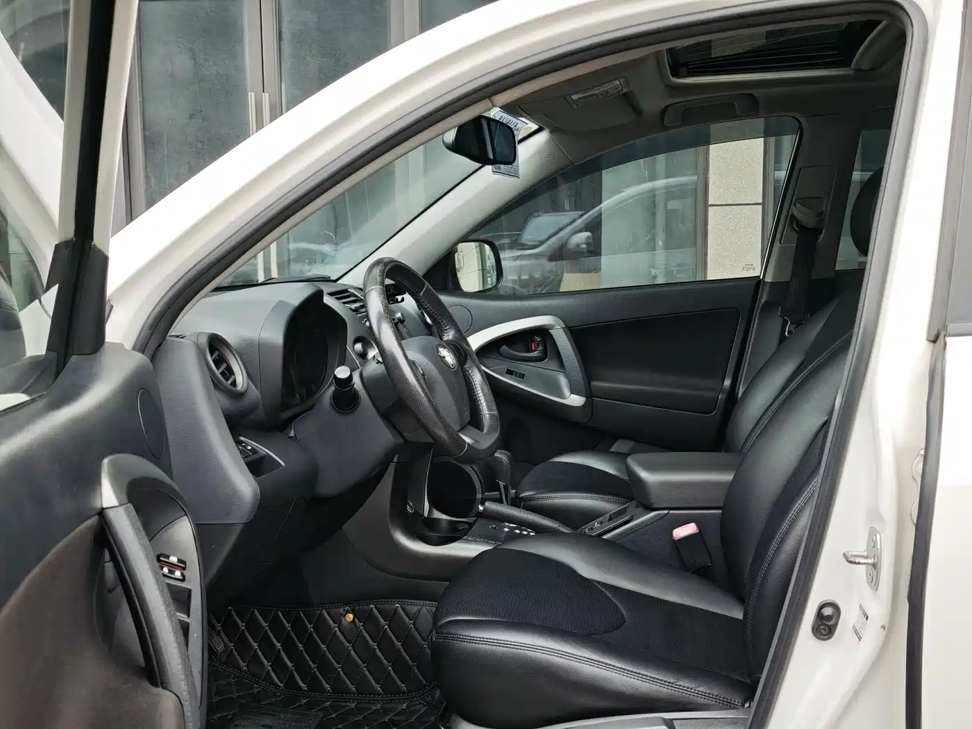 Toyota RAV4 Rongfang 2013 Special Edition 2.0L Auto Classic фото 4