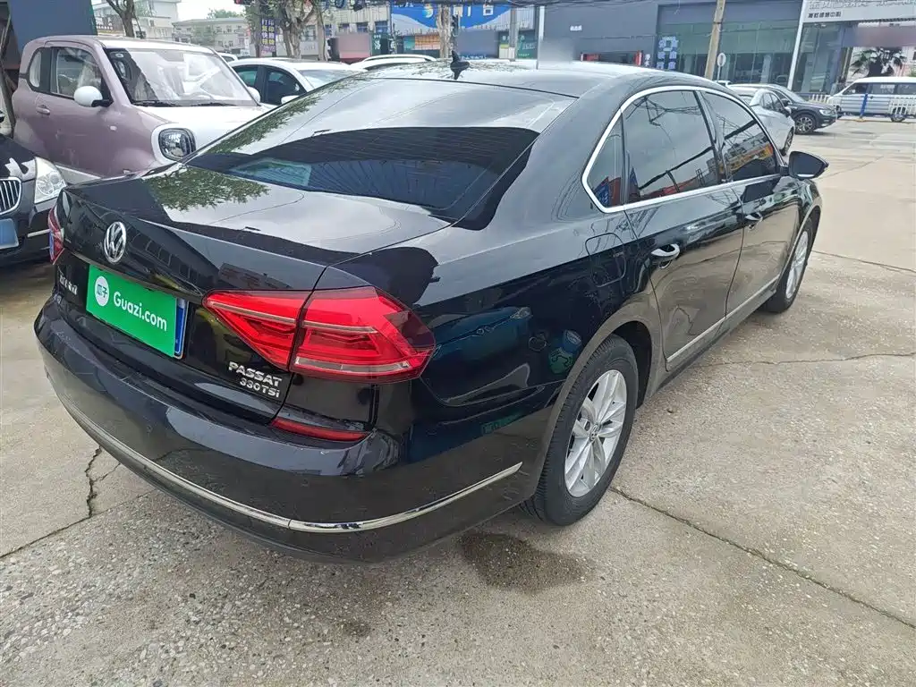 Volkswagen Passat 2016 280TSI DSG Honor Edition фото 7