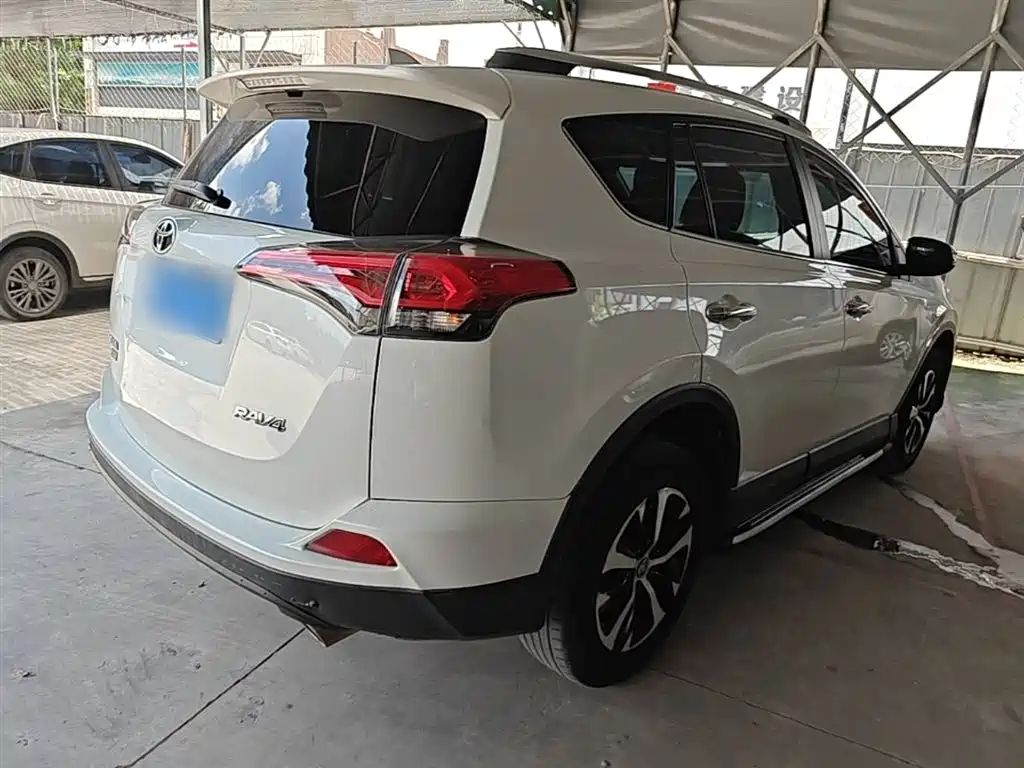 Toyota RAV4 Rongfang 2016 2.0L CVT 2WD Trend (China V) фото 7