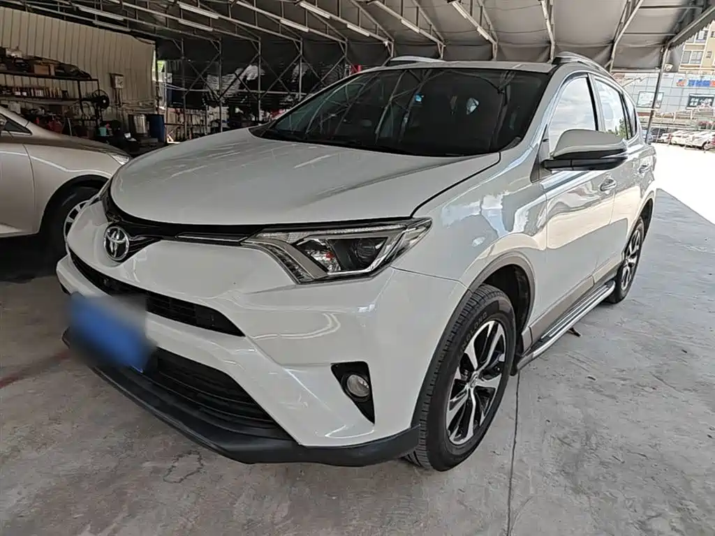Toyota RAV4 Rongfang 2016 2.0L CVT 2WD Trend (China V) фото 2