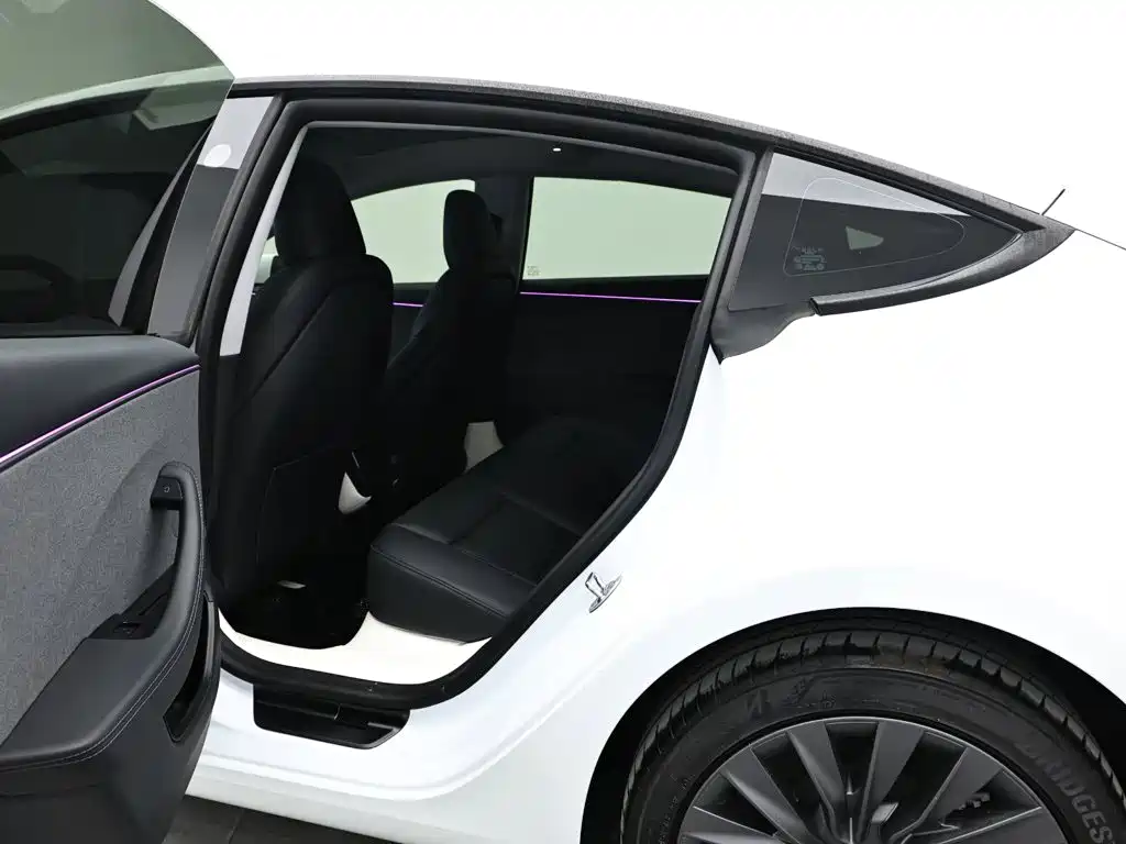Tesla Model 3 2026 2025 Model Year Facelift Rear-Wheel Drive