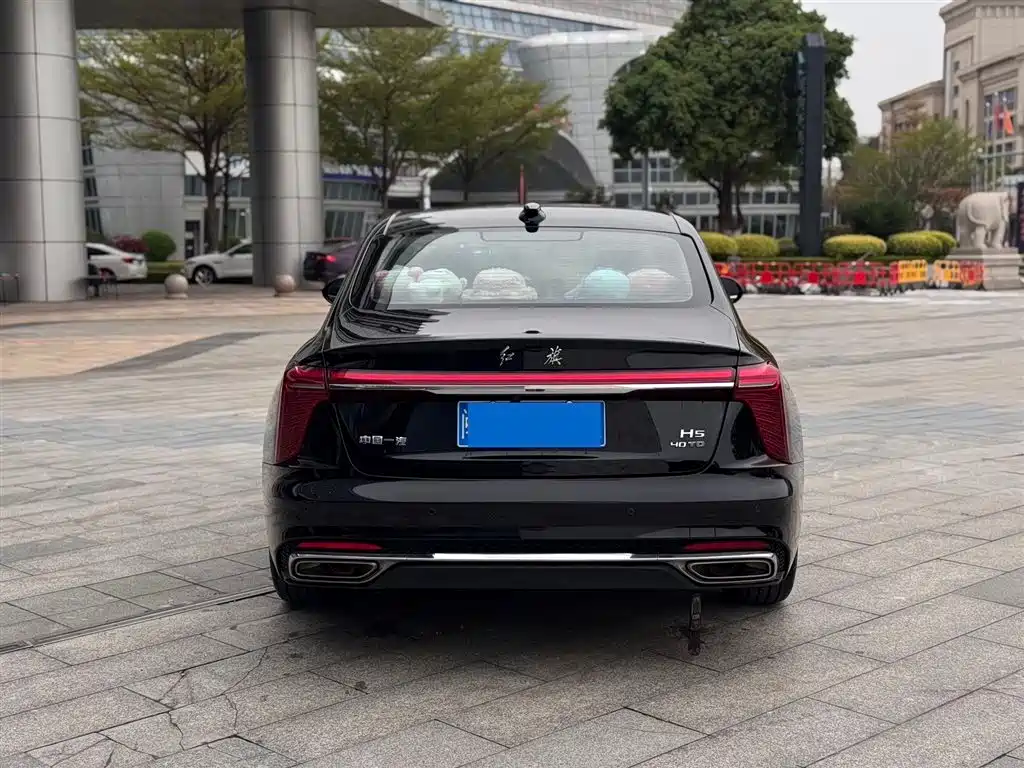 Hongqi H5 2024 2.0T Automatic Smart Connect Flag Enjoy Edition фото 5