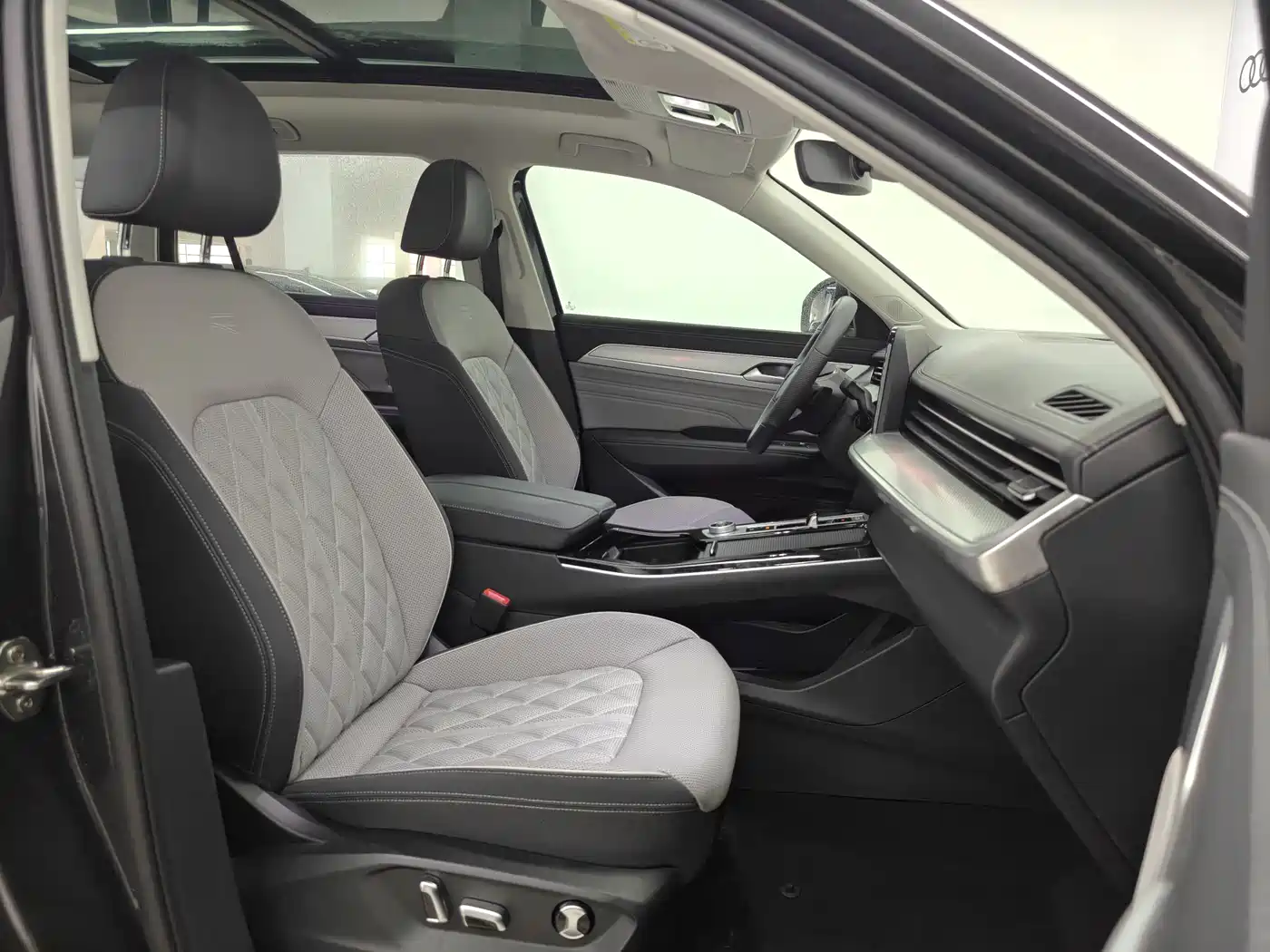 Volkswagen Talagon 2024 380TSI 4WD R-Line Cruise Shared Edition фото 14