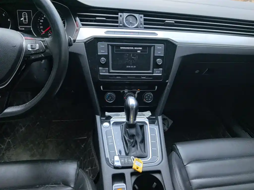 Volkswagen Magotan 2018 330TSI DSG Leading фото 13
